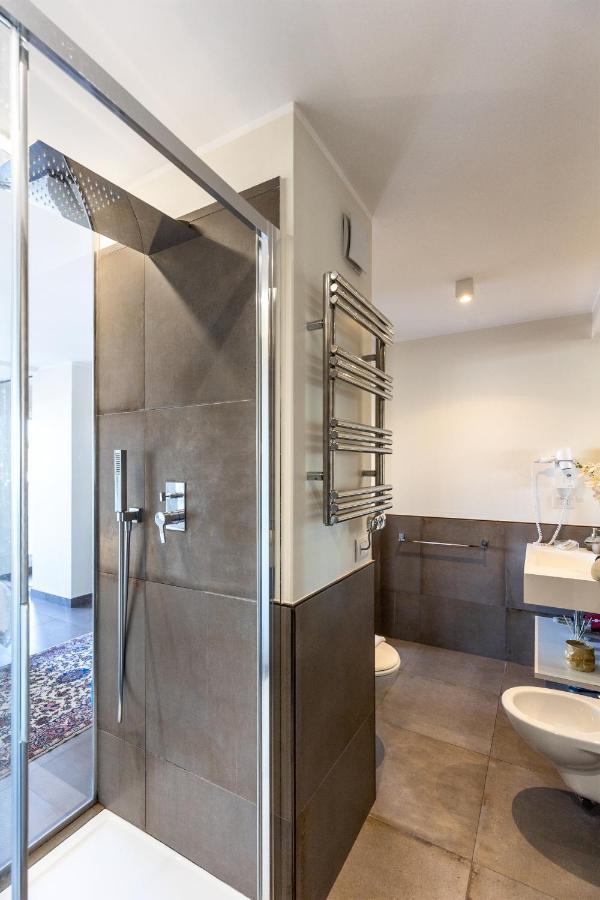 Penthouse With A Panoramic Rooftop In Trastevere With Seasonally Jacuzzi Rome Buitenkant foto